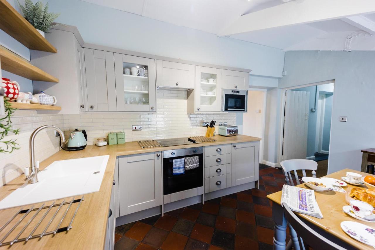 May Tree Cottage Manorbier 5 Mins From The Beach Sleeps 4 Экстерьер фото