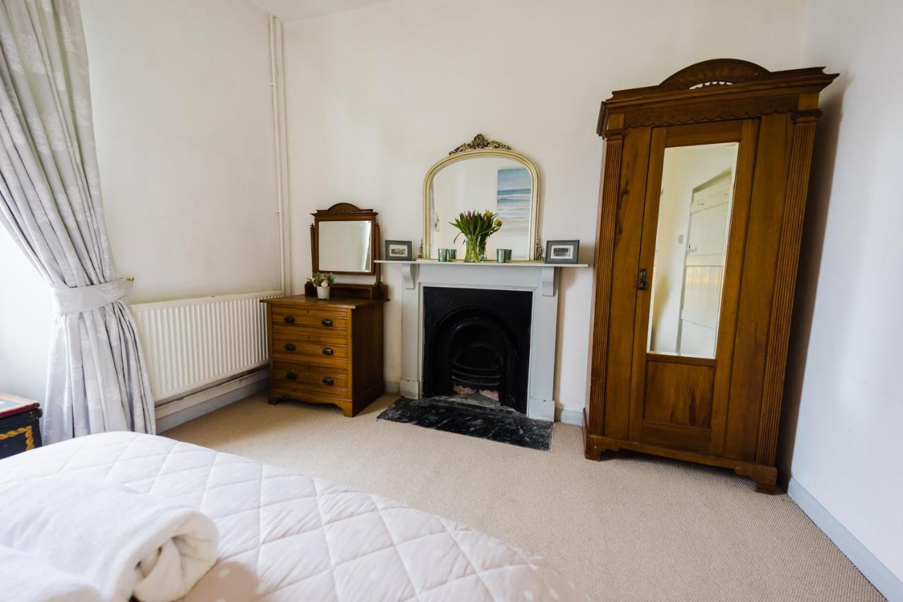 May Tree Cottage Manorbier 5 Mins From The Beach Sleeps 4 Экстерьер фото