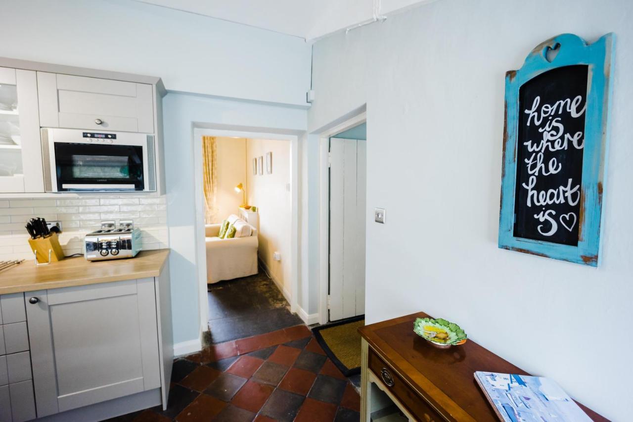 May Tree Cottage Manorbier 5 Mins From The Beach Sleeps 4 Экстерьер фото