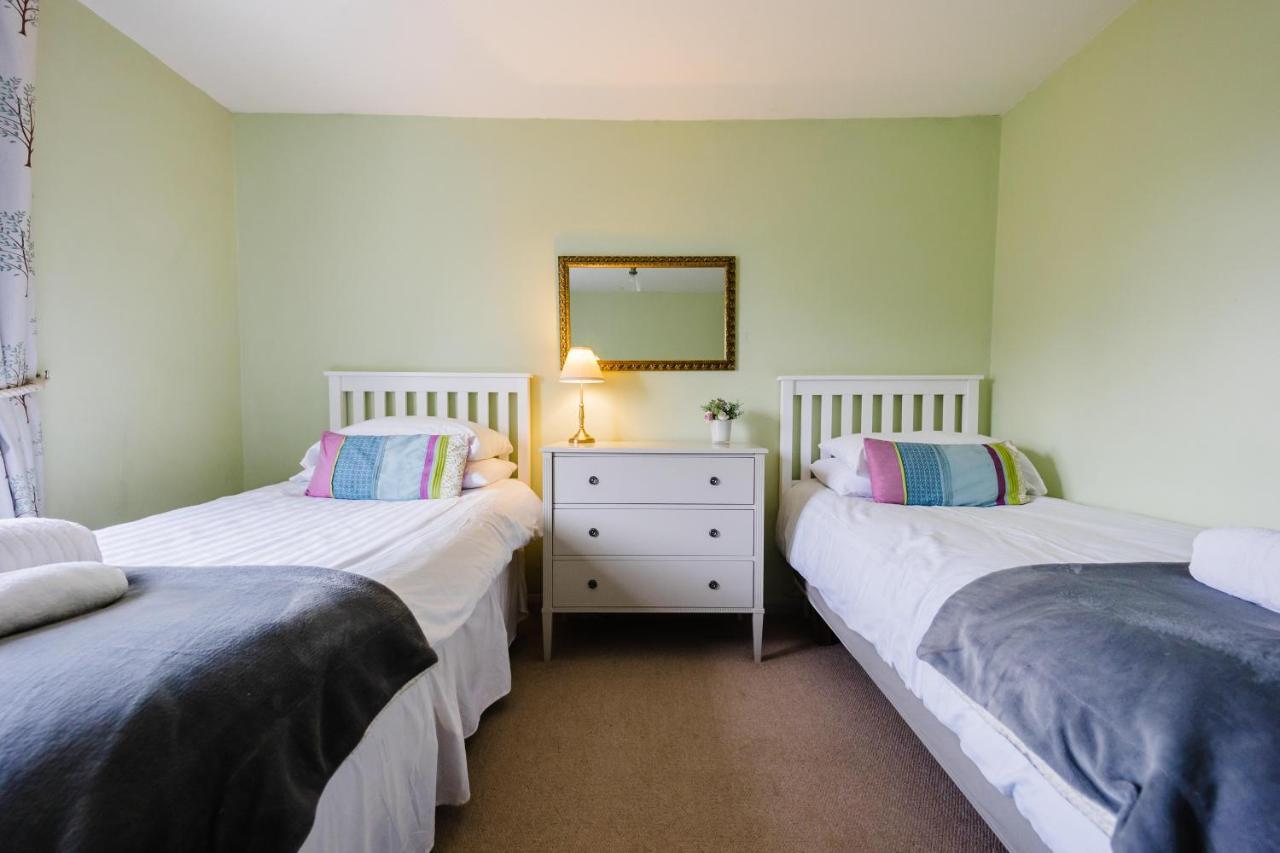 May Tree Cottage Manorbier 5 Mins From The Beach Sleeps 4 Экстерьер фото