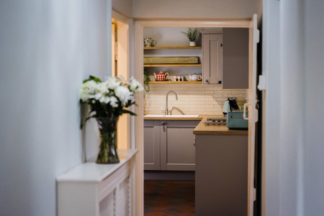 May Tree Cottage Manorbier 5 Mins From The Beach Sleeps 4 Экстерьер фото
