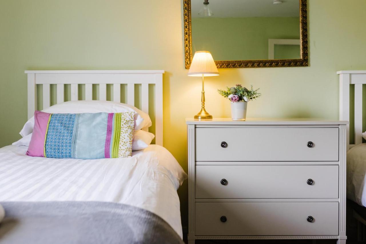 May Tree Cottage Manorbier 5 Mins From The Beach Sleeps 4 Экстерьер фото