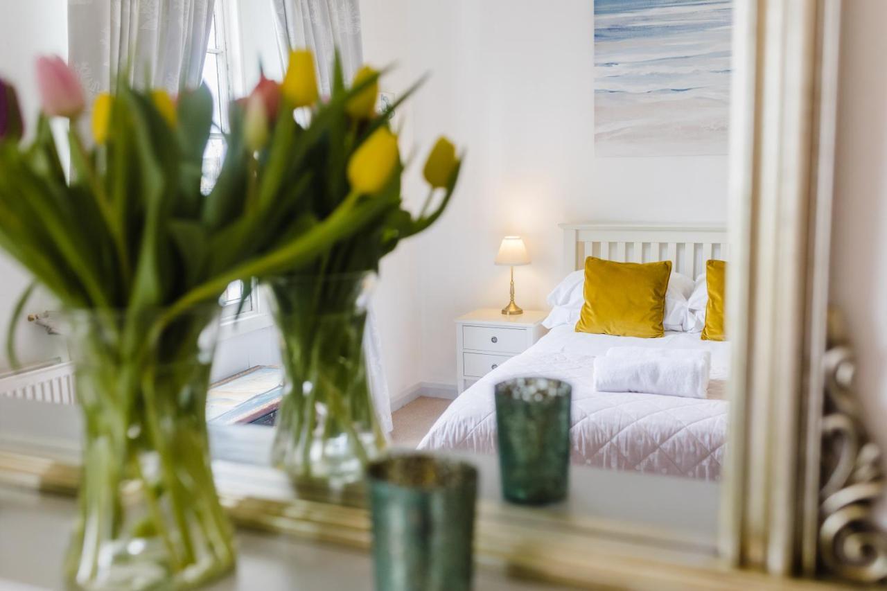 May Tree Cottage Manorbier 5 Mins From The Beach Sleeps 4 Экстерьер фото