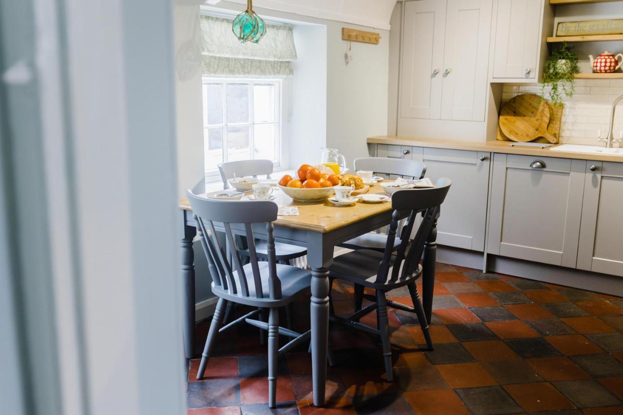 May Tree Cottage Manorbier 5 Mins From The Beach Sleeps 4 Экстерьер фото