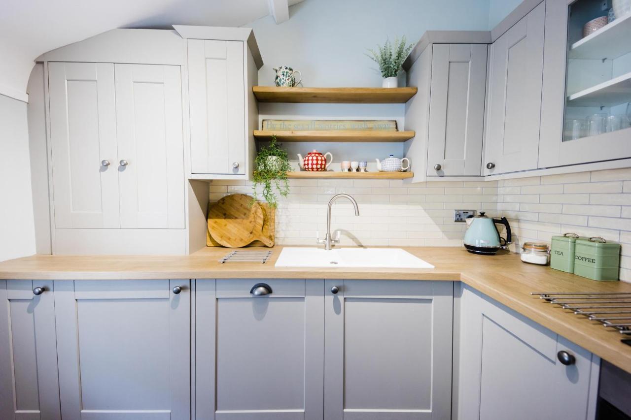 May Tree Cottage Manorbier 5 Mins From The Beach Sleeps 4 Экстерьер фото