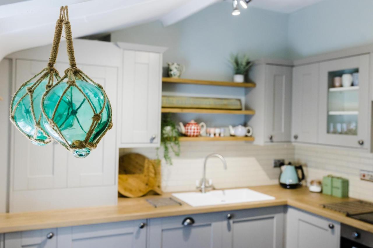 May Tree Cottage Manorbier 5 Mins From The Beach Sleeps 4 Экстерьер фото