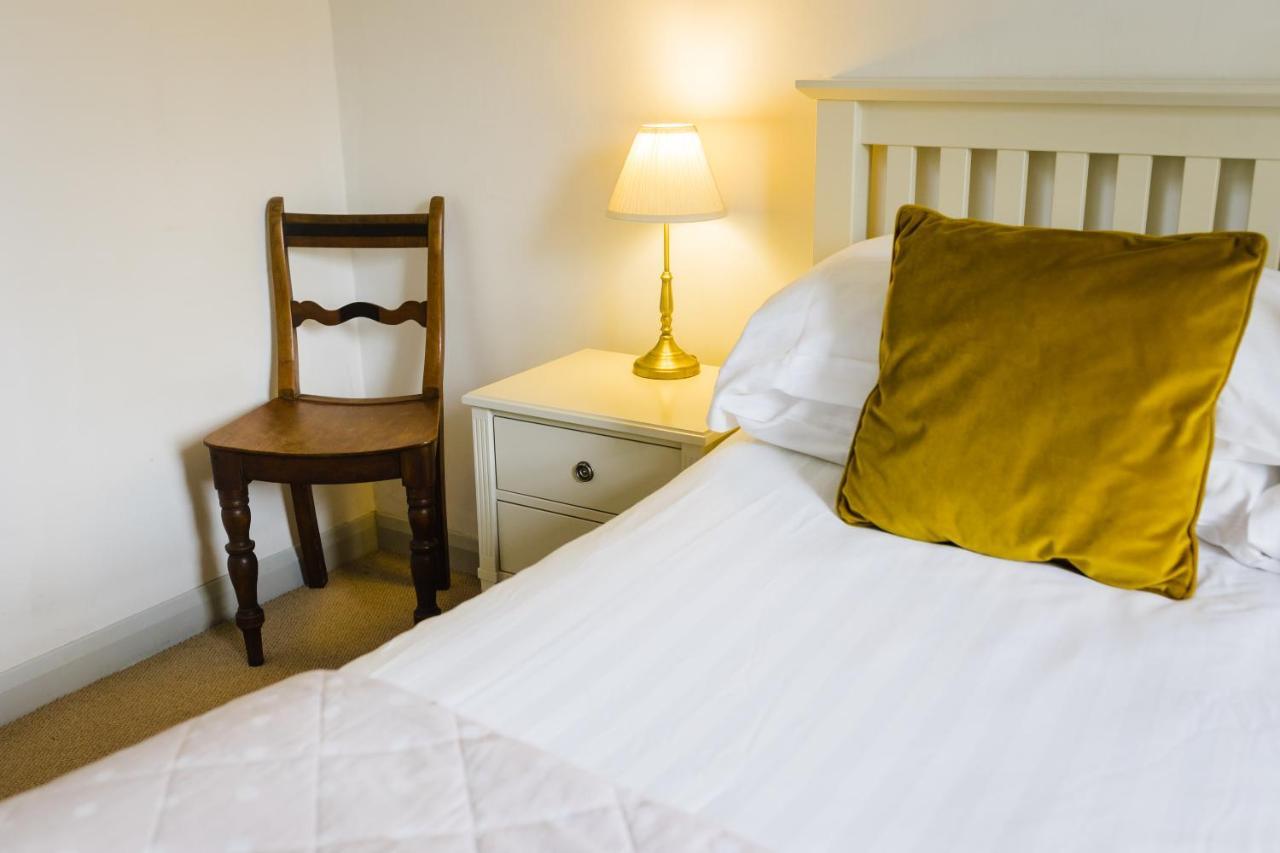 May Tree Cottage Manorbier 5 Mins From The Beach Sleeps 4 Экстерьер фото