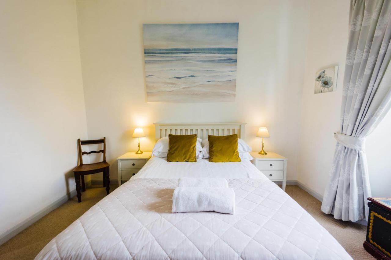 May Tree Cottage Manorbier 5 Mins From The Beach Sleeps 4 Экстерьер фото
