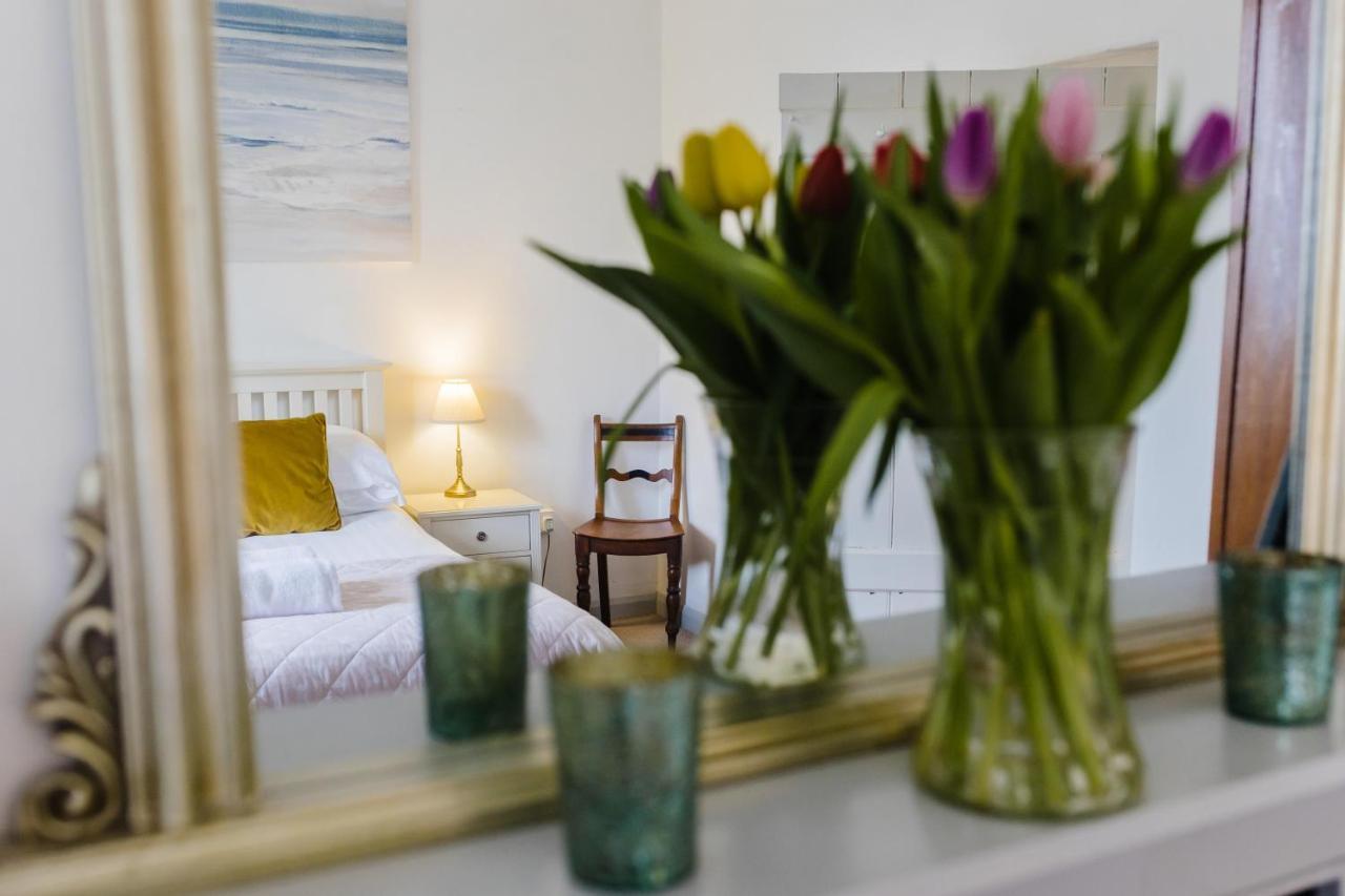 May Tree Cottage Manorbier 5 Mins From The Beach Sleeps 4 Экстерьер фото